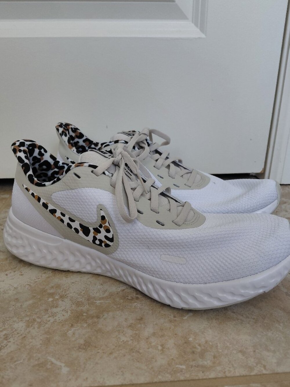 Nike Revolution Cheetah Detailed Running Shoe